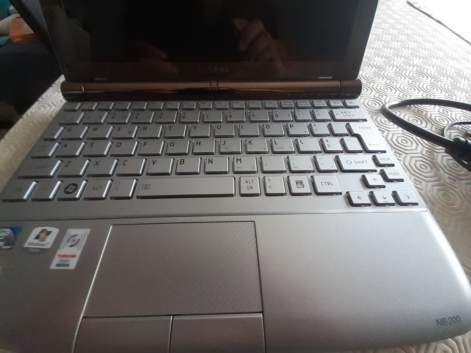 Toshiba nb200 como novo
