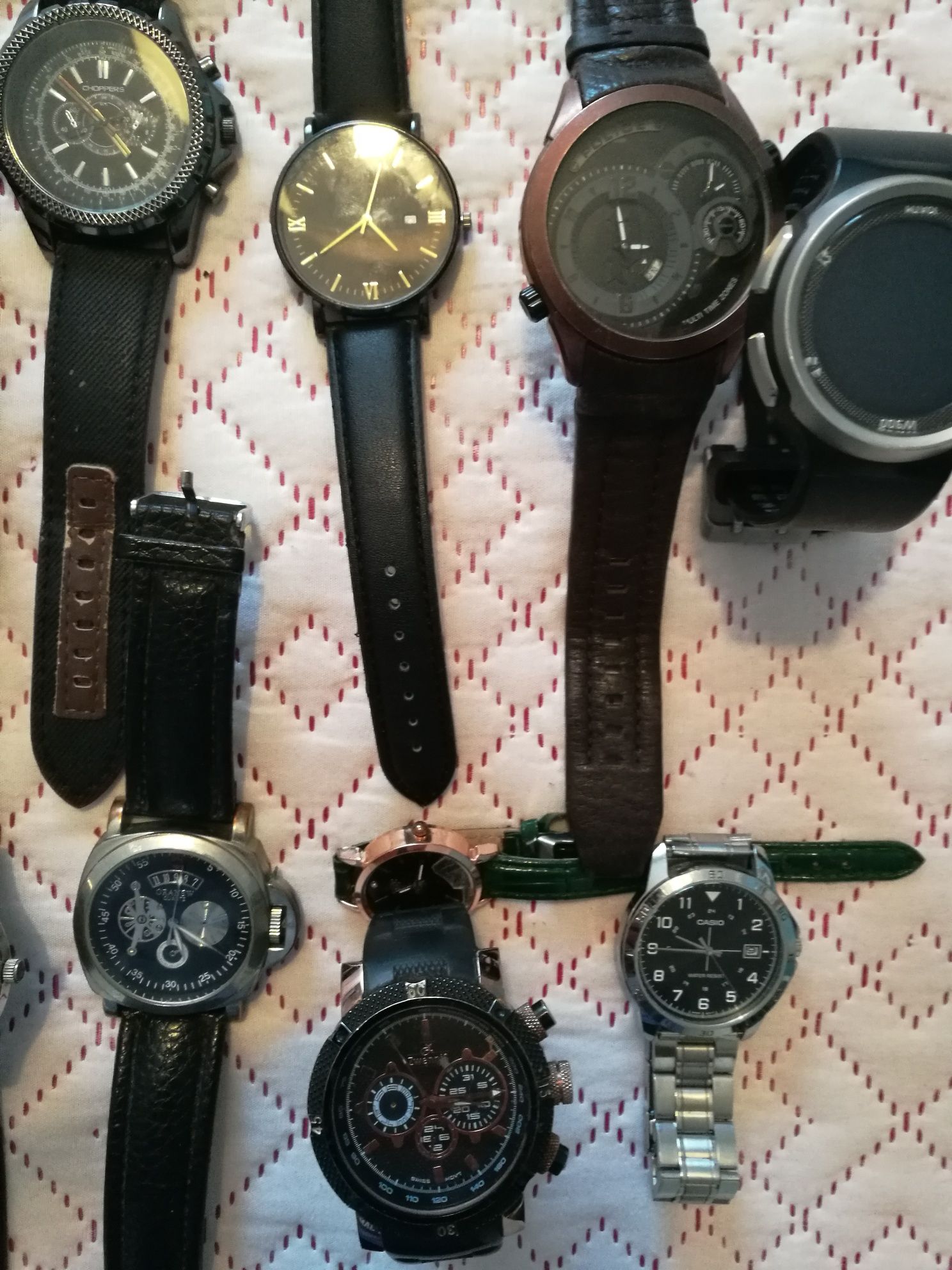 Conjunto de 14 relógios
