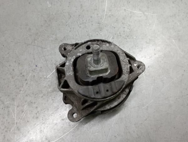 Apoio do motor BMW 1 (F21)