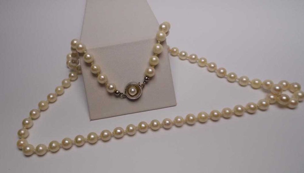 Naszyjnik perły Akoya 64 cm. Srebrne zapięcie vintage.
