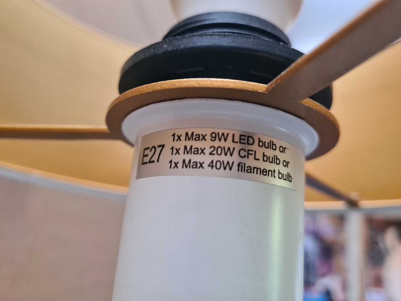 Lampa stołowa, biurowa, nocna, z USB. Biało-złota, stan idealny.