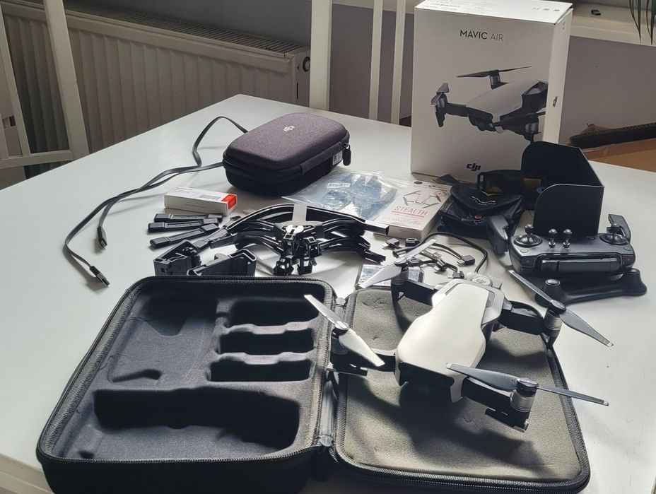 Dron Mavic AIR z wyposażeniem pro