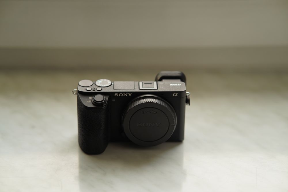 Zestaw Sony A6500 z obiektywem Viltrox 85 mm f/1.8 + akcesoria