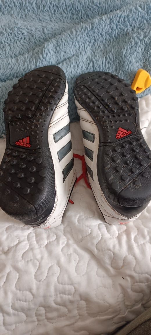 Adidas buty turfy 35 1/2