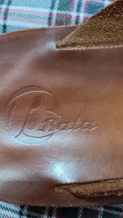 Bata- оригинальные шлепанцы