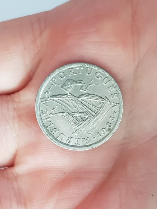 Moeda 2 escudos e 50 centavos (1984)