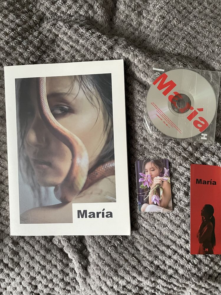 Album Hwasa Maria