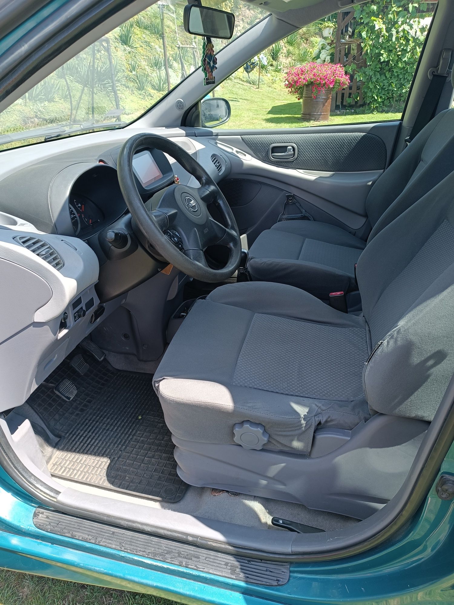 Nissan  Almera Tino 1.8