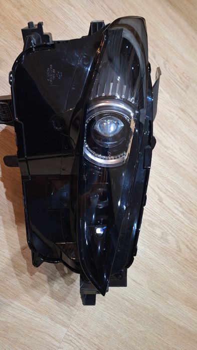 Prawy reflektor Mazda CX30 2021r.