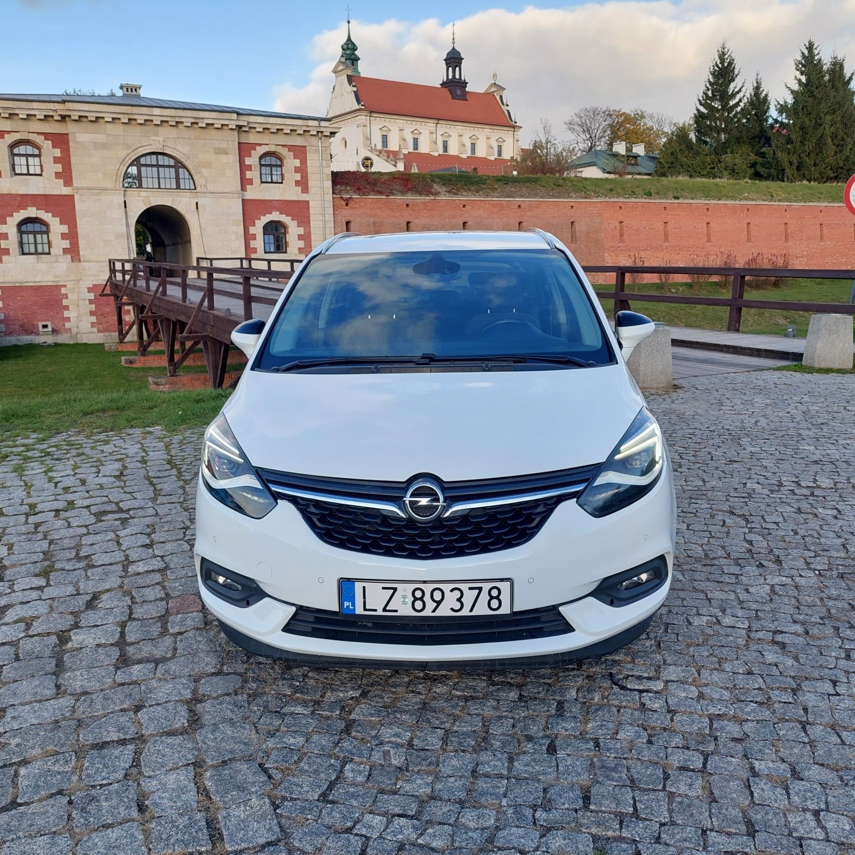 Opel Zafira C lift 7 miejsc 2.0 CDTI 170KM Full Led Nowy rozrząd
