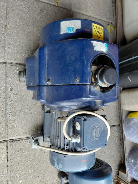 Kompresor bezolejowy jak na zdjeciu DIETZ
