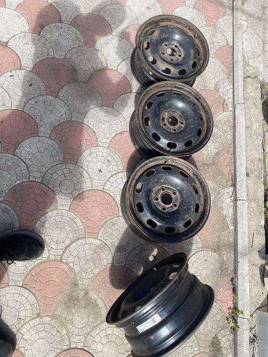 Продам Комплект 4 шт