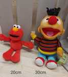 Erni i elmo zestaw 2szt maskotki ulica sezamkowa