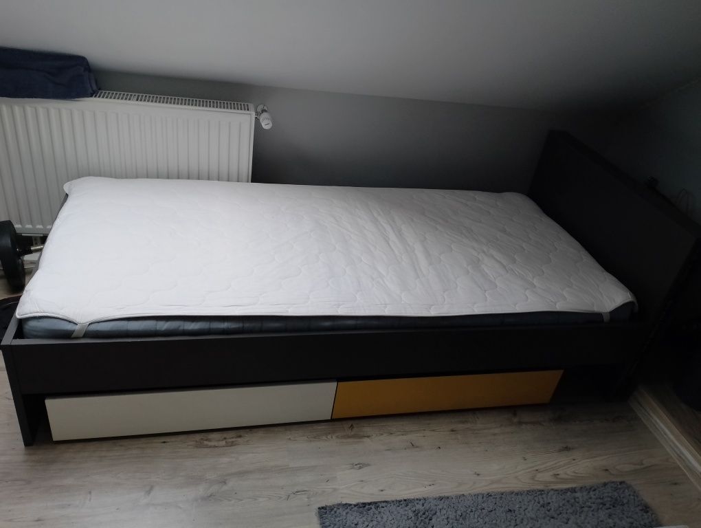 Łóżko młodzieżowe BRW z szufladą i materacem 90x200