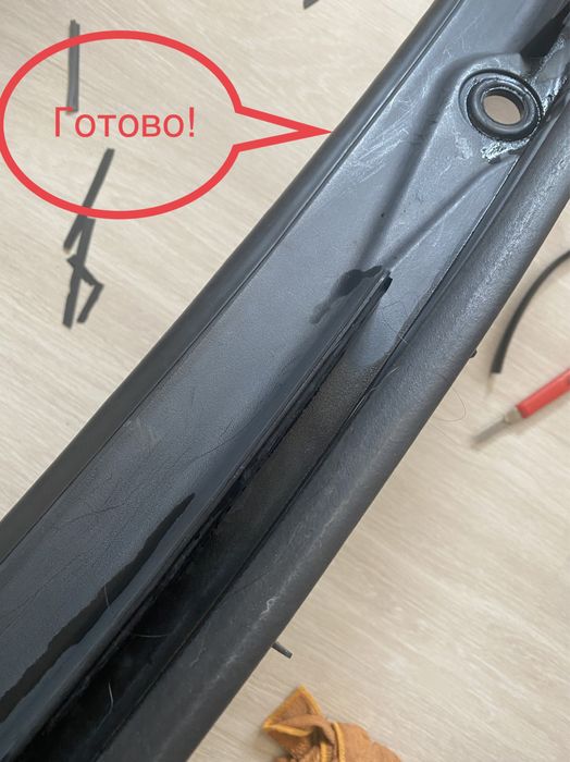 Уплотнитель лобового жабо 1,7м, +Е60 зад і лобове BMW VAG Honda и т.д.