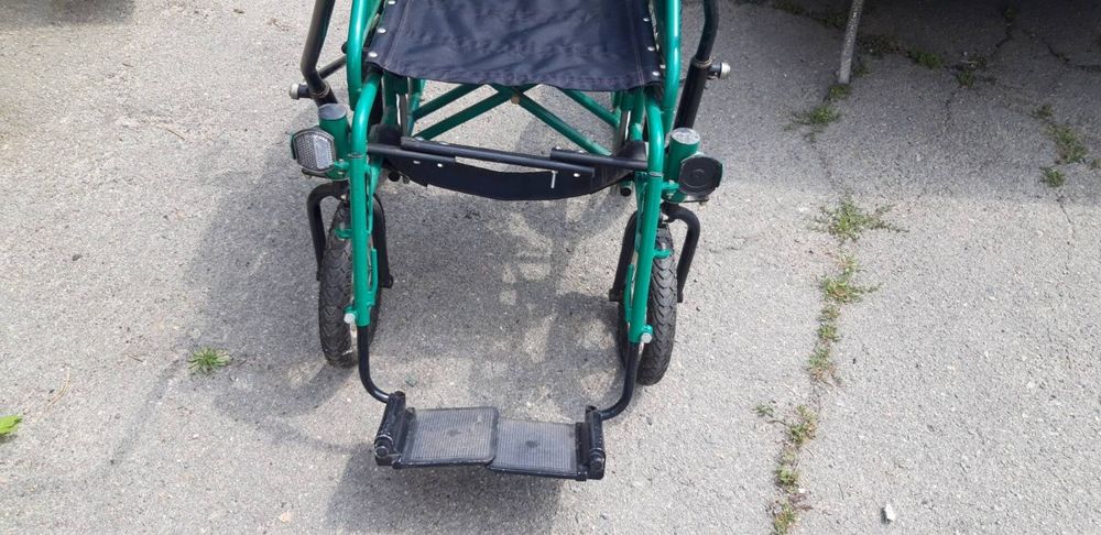 Інвалідний возик. Інвалідні коляска. Инвалидная коляска