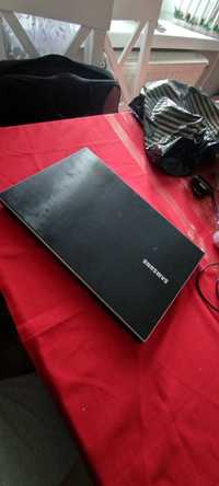 Laotop Samsung 15,6" 700 GB win8.1