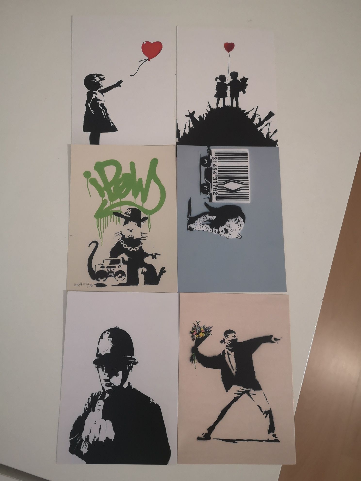 Postais correio Banksy oficiais