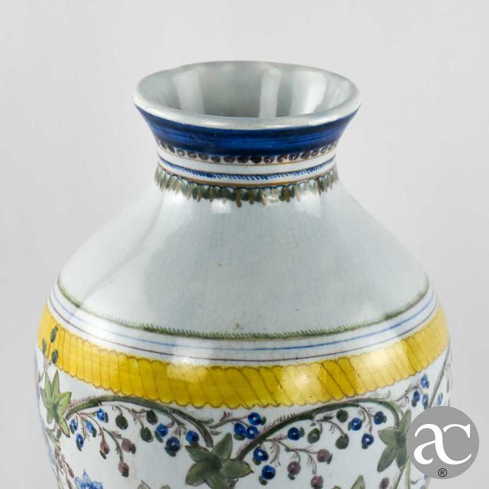 Jarra pintada à mão em Faiança Carvalhinho