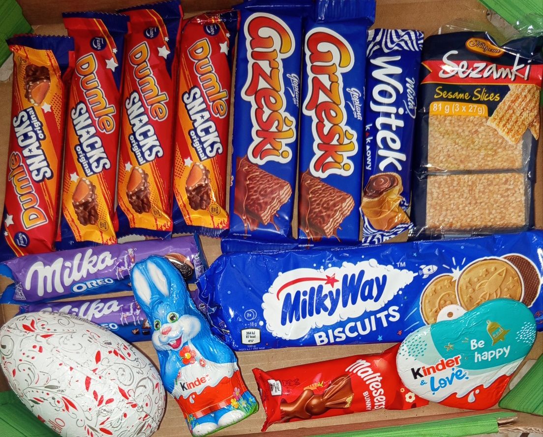 Zestaw batony cukierki Milka Kinder ciastka mix slodyczy