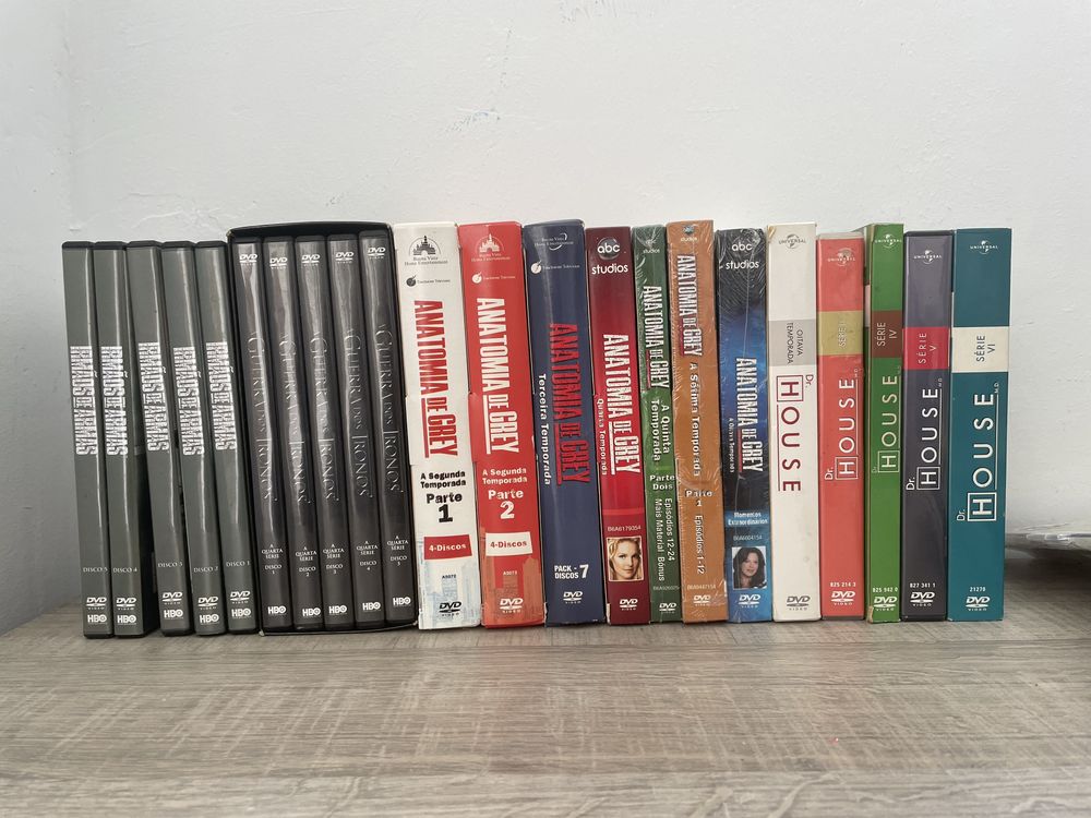 DVD de varias series e filmes