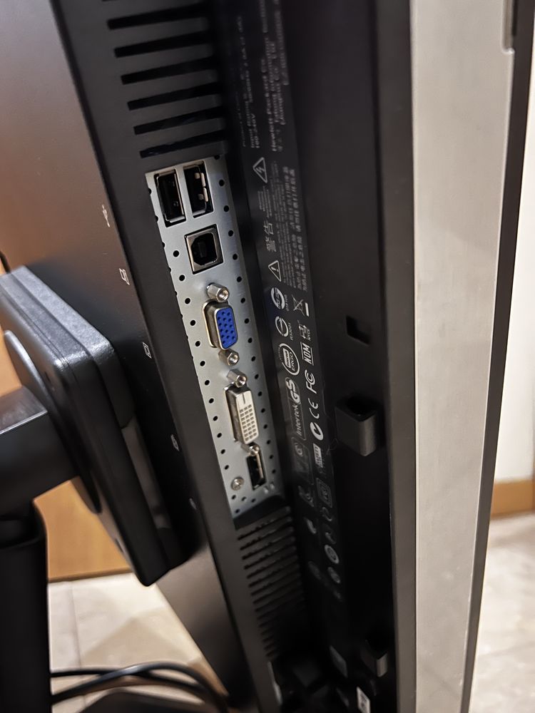 Monitor HP ZR24W 24'' S-IPS LED 1920x1200 Pivot HDMI DisplayPort DVI