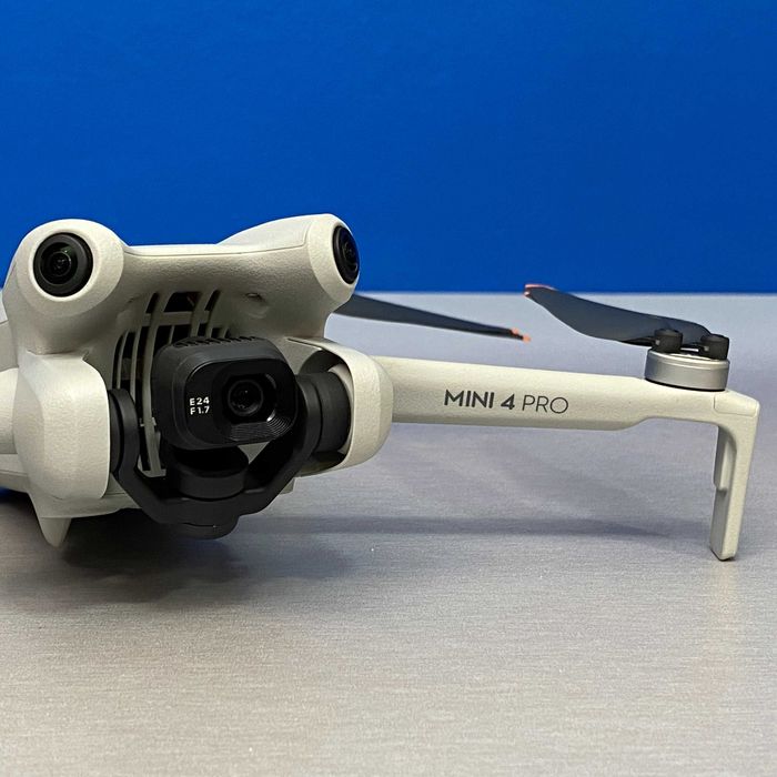 DJI Mini 4 Pro Fly More Combo (DJI RC 2)