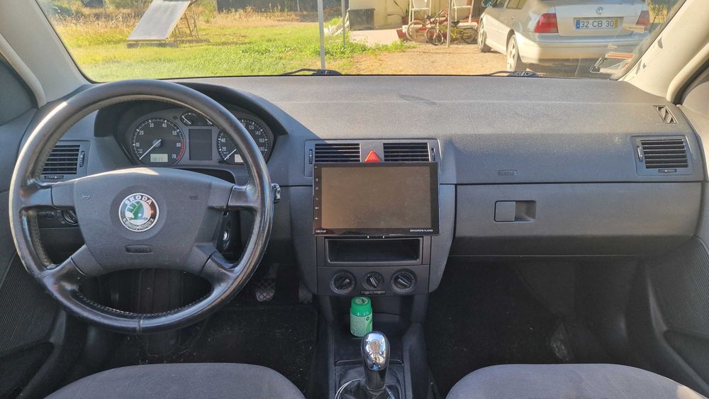 Skoda Fabia 1.4 super econômica