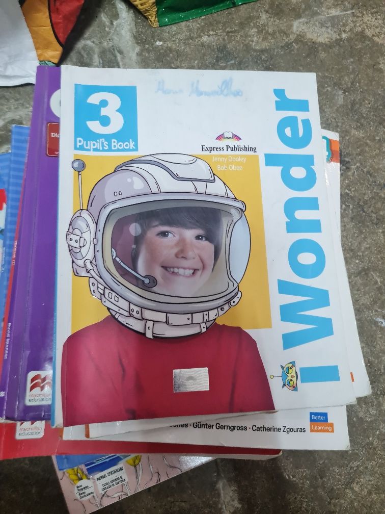 Vendo livros escolares