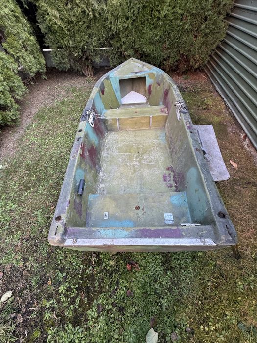 Човен гребний, ідеальний стан