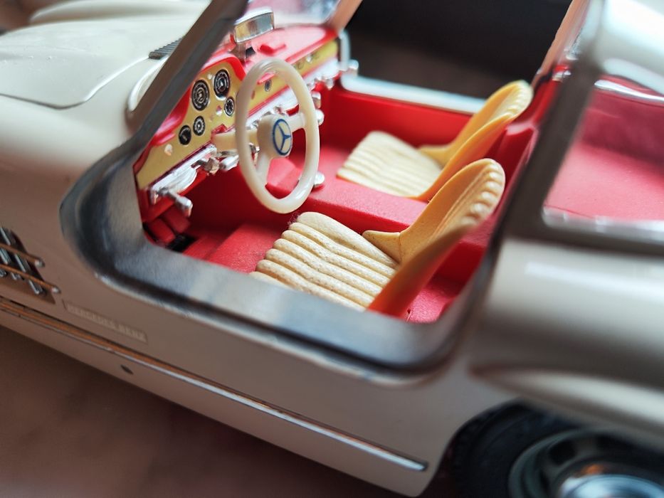 Mercedes 300sl i 500k 2 x burrago 1:18 muzeum Mercedes
