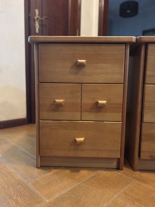 Cama+2 mesinhas de cabeceira pinho+oferta de colchão novo e candeeiros