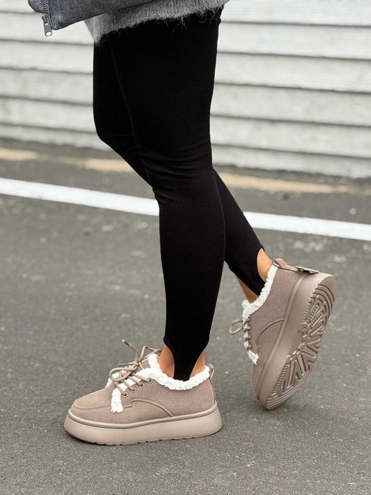 Жіночі зимові черевики на хутрі Stilli (36-41) кросівки замшеві бежеві