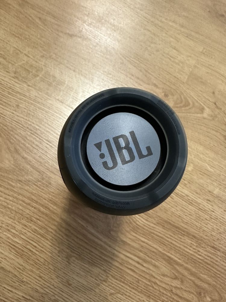 Jbl flip essensional