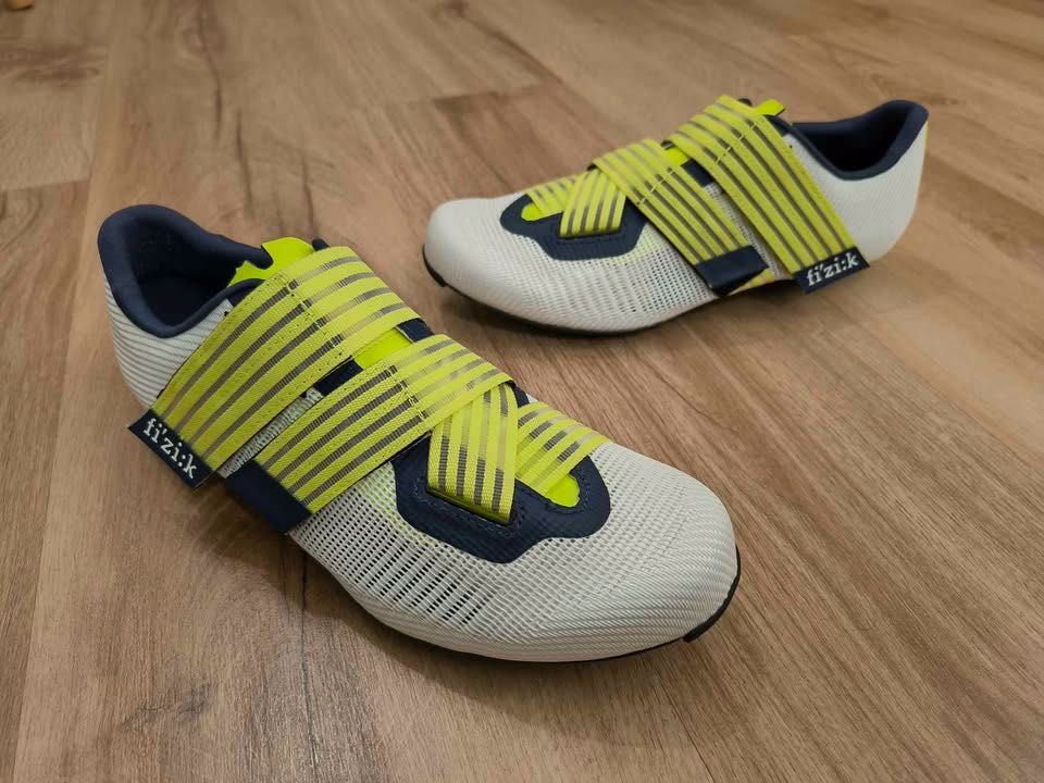 Sapatos de estrada Fizik Vento Powerstrap Aeroweave Carbon Movistar