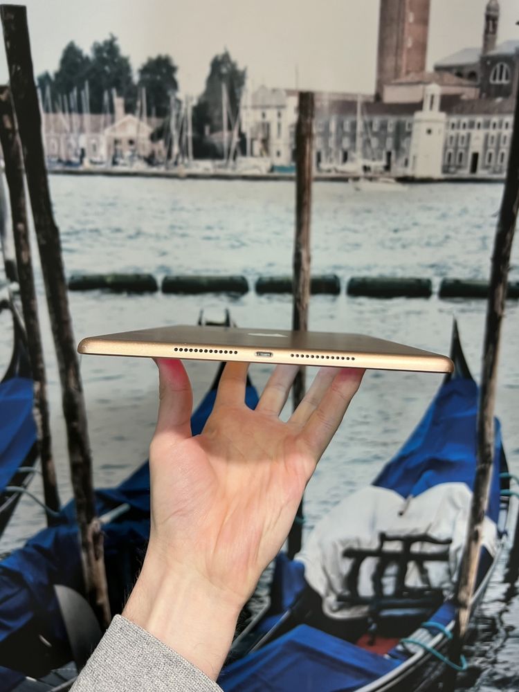 Планшет Apple iPad 10.2" (7 Gen) 32GB Wi-Fi 2019 Rose Gold (MW742)