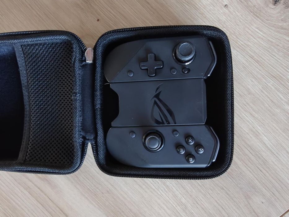 ASUS Rog Phone 6D + ASUS Kunai Pad 3