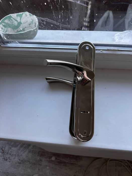 Дверь входная железная новая