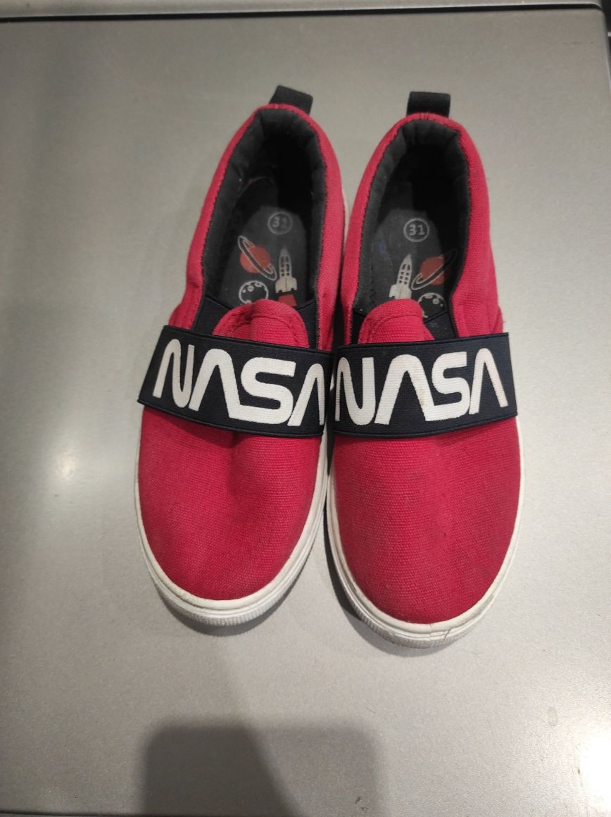 Buty  trampki NASA Reserved czerwone wkładane
