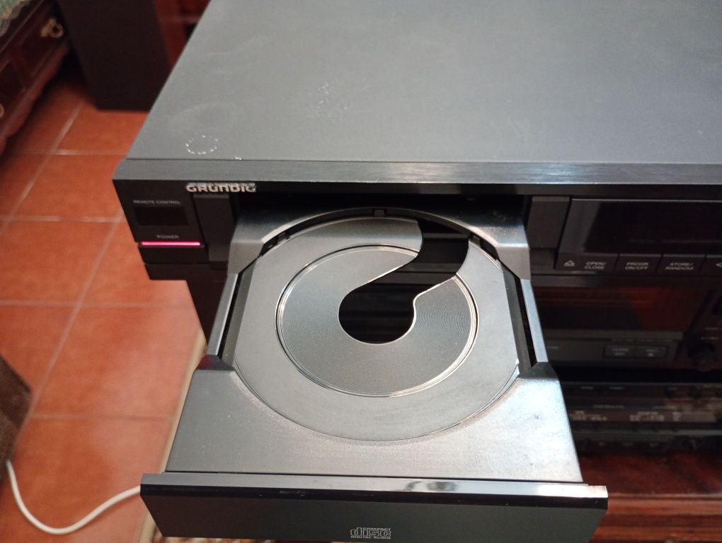 Grundig CD 303 leitor de CD