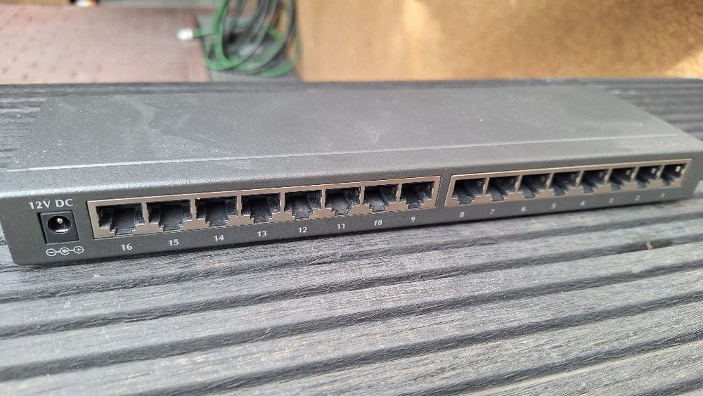 Switch przełącznik sieciowy LAN Planet FSD-1603 16 portów