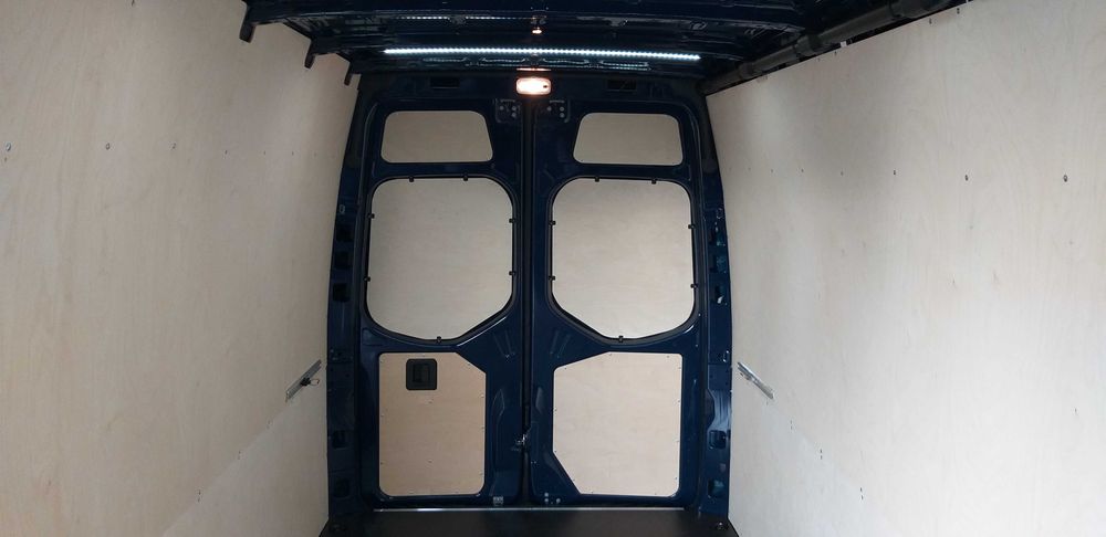 Zabudowa busa, paki Mercedes Sprinter L3H2 podłoga, boki, nadkola