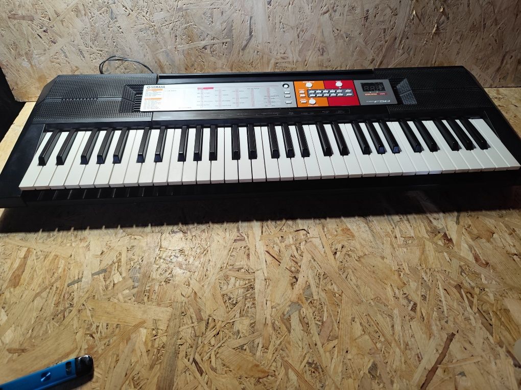 Keyboard Yamaha F50