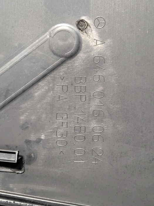 Tampa plástica do motor Mercedes-Benz Classe E W211