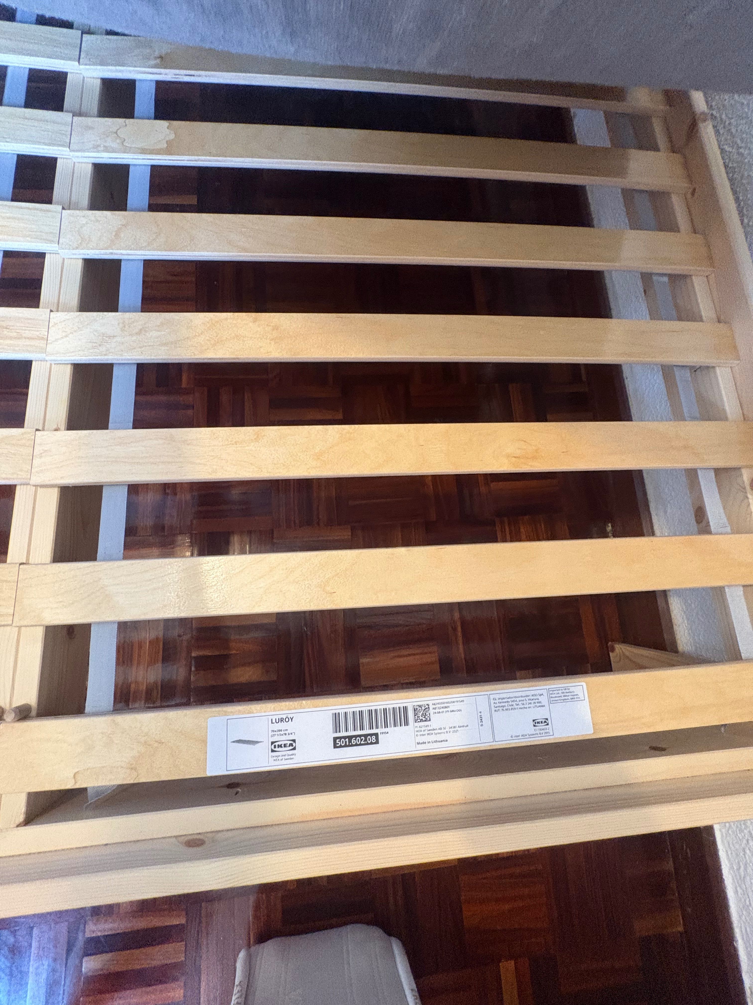 Cama casal IKEA (com estrado e colchão)