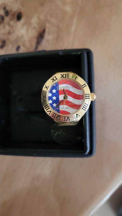 Zegarek pierścieniowy DIGITS. USA