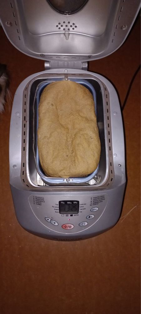 Продам хлебопечку на 2 мешалки