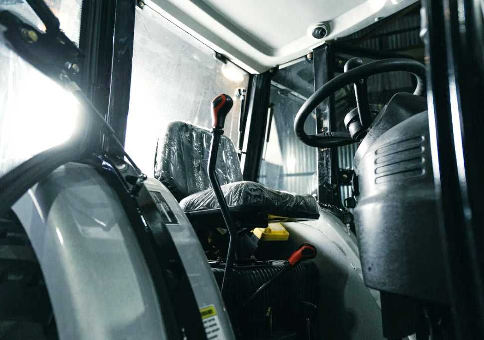 Мінітрактор / трактор Скаут ТЕ-504 С 4х4 реверс, 50 к.с. кондиціонер