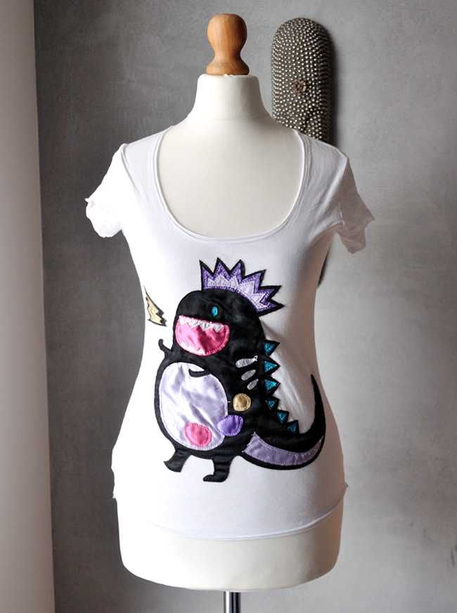 T-shirt z naszytym stworkiem kawaii XS S