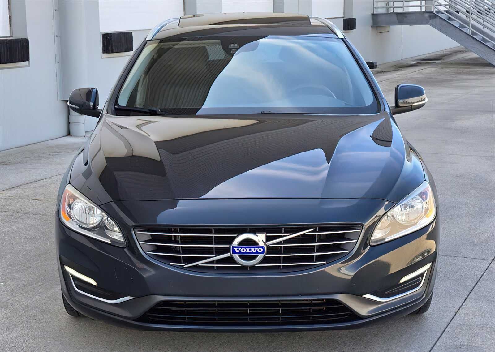 Volvo  V60 Premier 2015